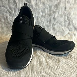 TIEM CYCLING SHOES. Size 11